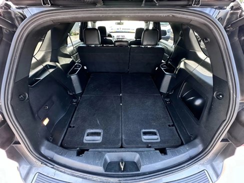 Used 2018 Ford Explorer XLT w/ Equipment Group 202A image 14