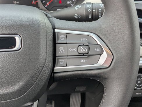 New 2025 Jeep Compass Limited image 24