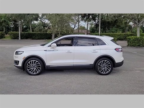 Used 2019 Lincoln Nautilus Reserve image 23