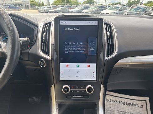 Certified 2024 Ford Edge SE image 12