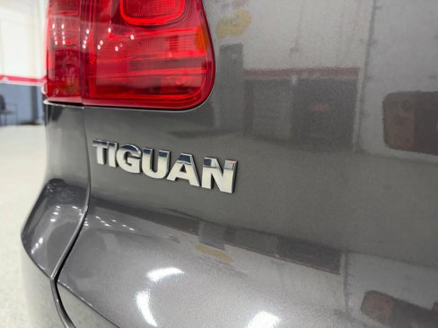 Used 2016 Volkswagen Tiguan S image 15
