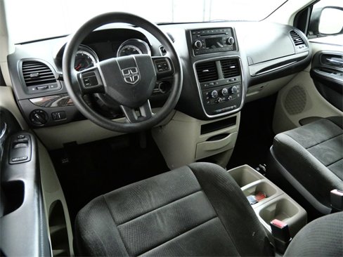 Used 2012 Dodge Grand Caravan SE image 4