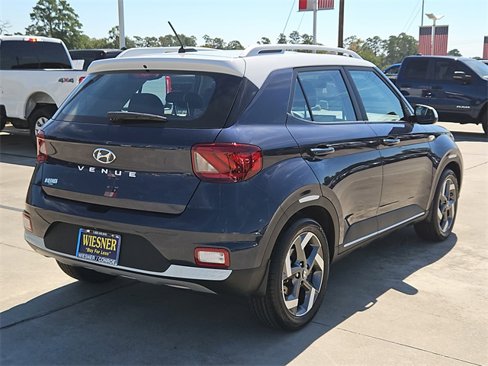 Used 2023 Hyundai Venue Limited image 8