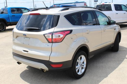 Used 2018 Ford Escape SE image 3