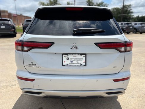 Used 2024 Mitsubishi Outlander SE image 6