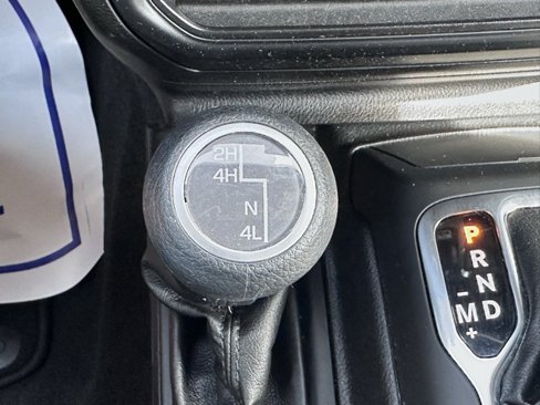 Certified 2023 Jeep Gladiator Sport image 27