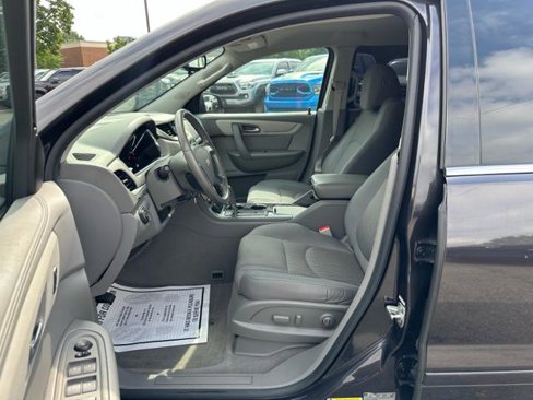 Used 2017 Chevrolet Traverse LT image 10