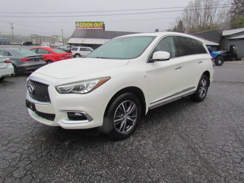 Used 2017 INFINITI QX60 Luxe image 3