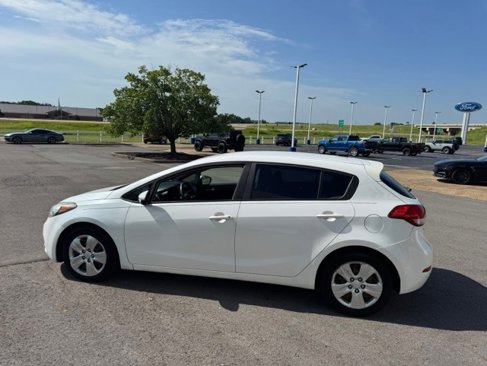 Used 2016 Kia Forte LX image 5