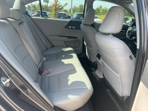 Used 2017 Honda Accord EX-L image 12