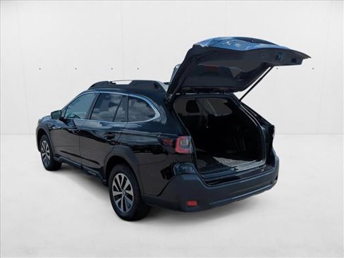 Used 2023 Subaru Outback Premium image 11