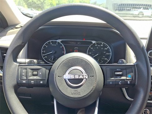 Used 2023 Nissan Rogue SV image 19