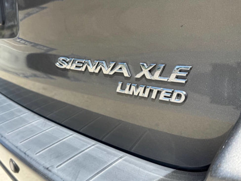 Used 2004 Toyota Sienna XLE image 12