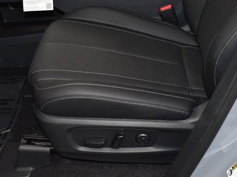 New 2026 INFINITI QX60 Luxe w/ Family Package image 18