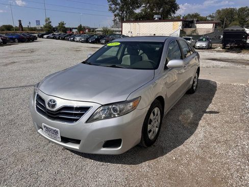 Used 2010 Toyota Camry LE image 3