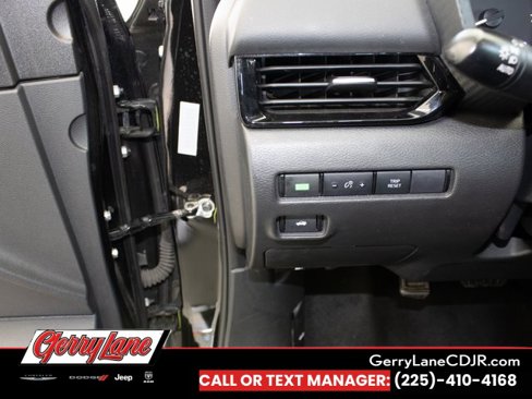 Used 2023 Nissan Sentra SV image 8