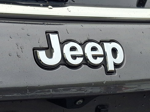 Certified 2022 Jeep Compass Limited image 28