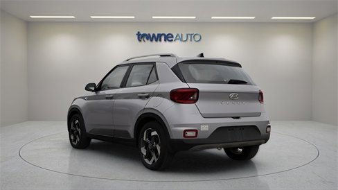 Used 2022 Hyundai Venue SEL image 8