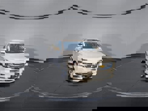 Used 2015 Chevrolet Impala LT image 2