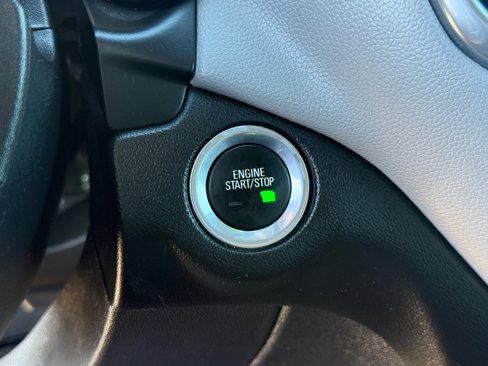 Used 2018 Chevrolet Equinox LS image 22
