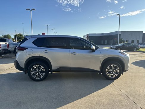Used 2023 Nissan Rogue SV image 7
