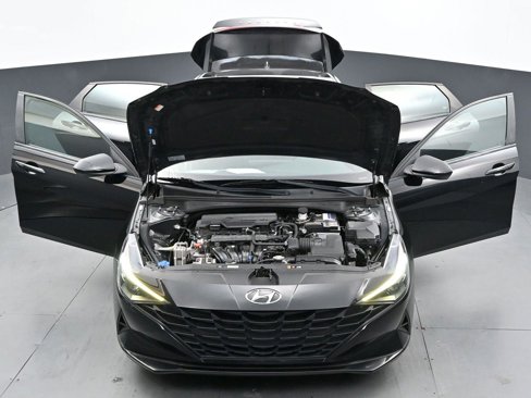 Used 2021 Hyundai Elantra SEL image 35