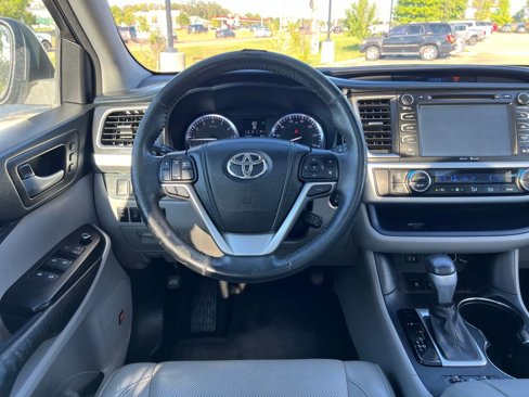 Used 2015 Toyota Highlander Limited image 14