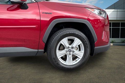 Used 2021 Toyota RAV4 XLE image 34