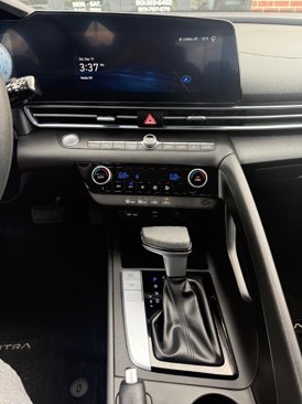 Used 2024 Hyundai Elantra SEL image 12