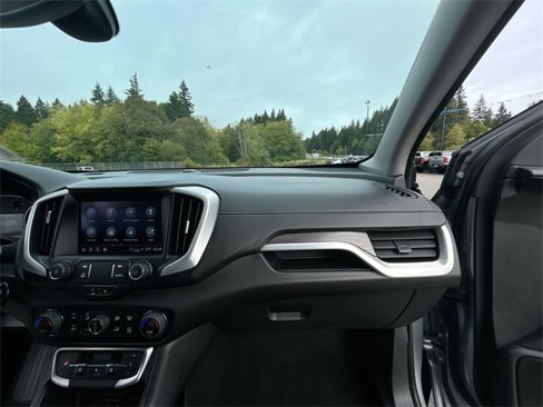 Used 2024 GMC Terrain SLT image 28