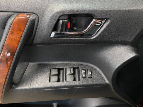 Used 2012 Toyota Highlander Limited image 11