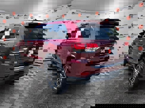 Used 2020 Jeep Grand Cherokee Limited w/ Luxury Group II image 3