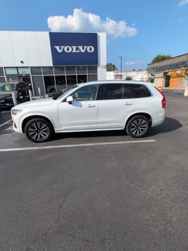 Used 2022 Volvo XC90 T6 Momentum w/ Advanced Package image 1