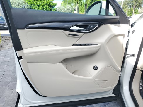 Used 2022 Buick Envision Essence w/ Safety Package image 18