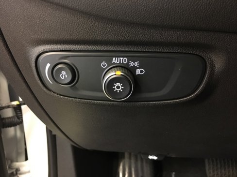 Used 2024 Chevrolet Equinox LT image 31