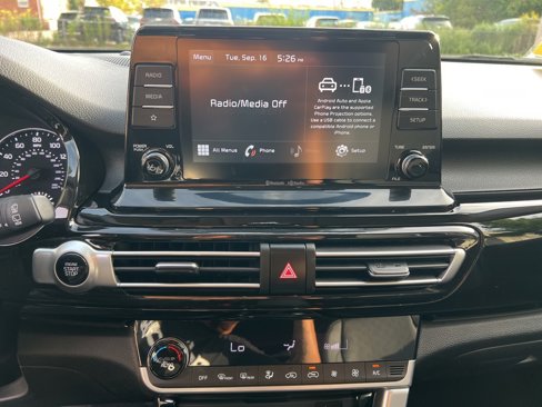 Certified 2021 Kia Seltos EX image 17