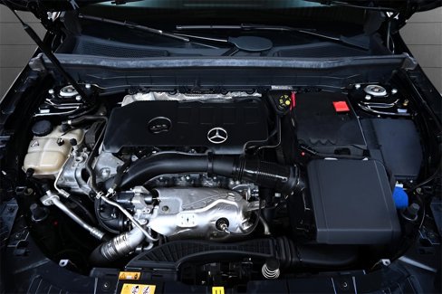 Used 2021 Mercedes-Benz GLB 250 4MATIC w/ Premium Package image 41