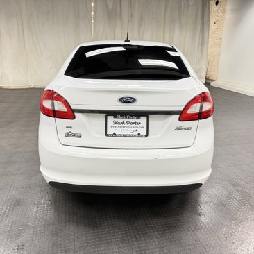 Used 2013 Ford Fiesta SE image 4