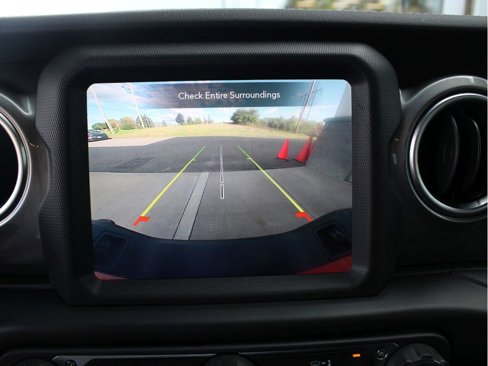 Used 2021 Jeep Gladiator Overland image 18