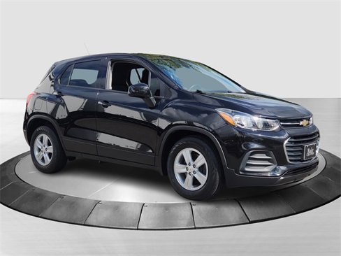 Used 2020 Chevrolet Trax LS w/ Tint and Cruise Package image 1
