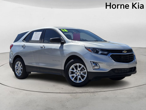 Used 2018 Chevrolet Equinox LS image 2