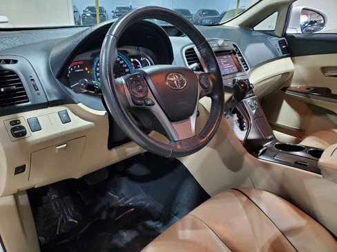 Used 2013 Toyota Venza XLE image 7