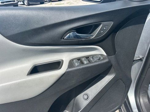 Used 2023 Chevrolet Equinox LT image 29