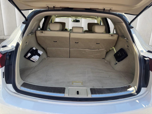 Used 2011 INFINITI FX35 AWD w/ Premium Pkg image 17
