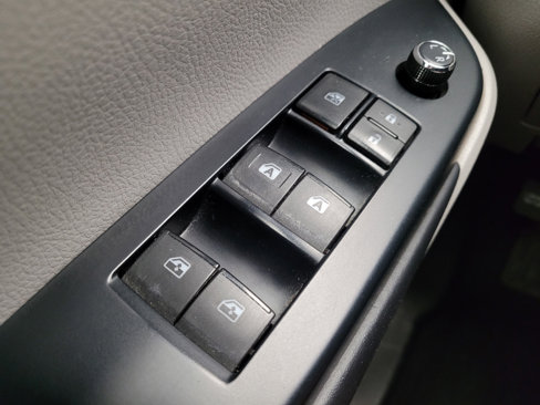 Used 2017 Toyota Highlander XLE image 27
