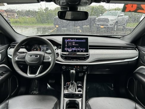 Certified 2024 Jeep Compass Latitude image 15