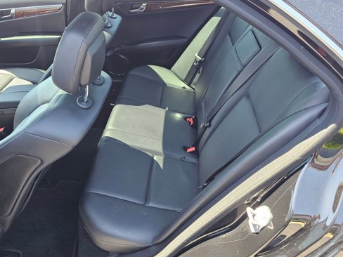 Used 2010 Mercedes-Benz C 300 4MATIC Sedan image 25