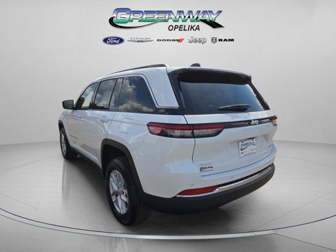 New 2025 Jeep Grand Cherokee Laredo image 5