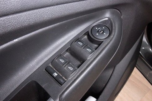 Used 2015 Ford Escape SE w/ SE Chrome Package image 28