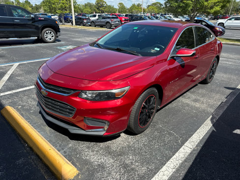 Used 2018 Chevrolet Malibu LT image 2